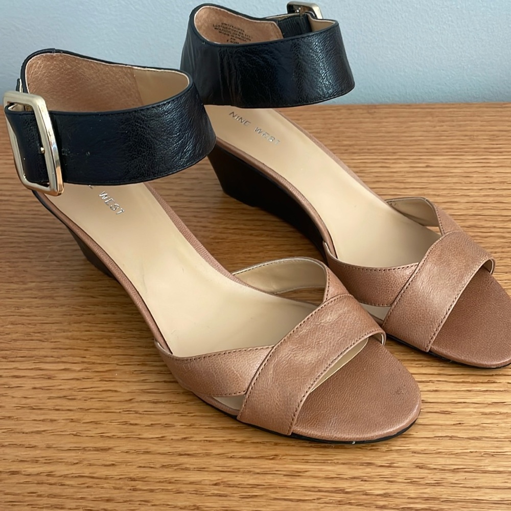 Nine West Parista two tone wedge sandals 7.5 Women’s